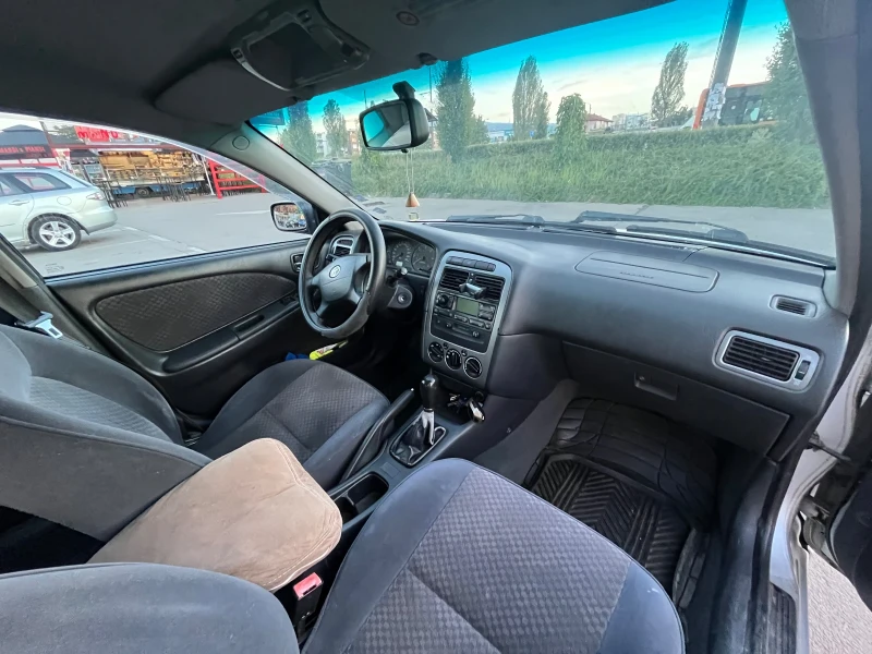 Toyota Avensis УНИКАТ!!! ПЪЛНА СЕРВИЗНА ИСТОРИЯ, снимка 6 - Автомобили и джипове - 52173637