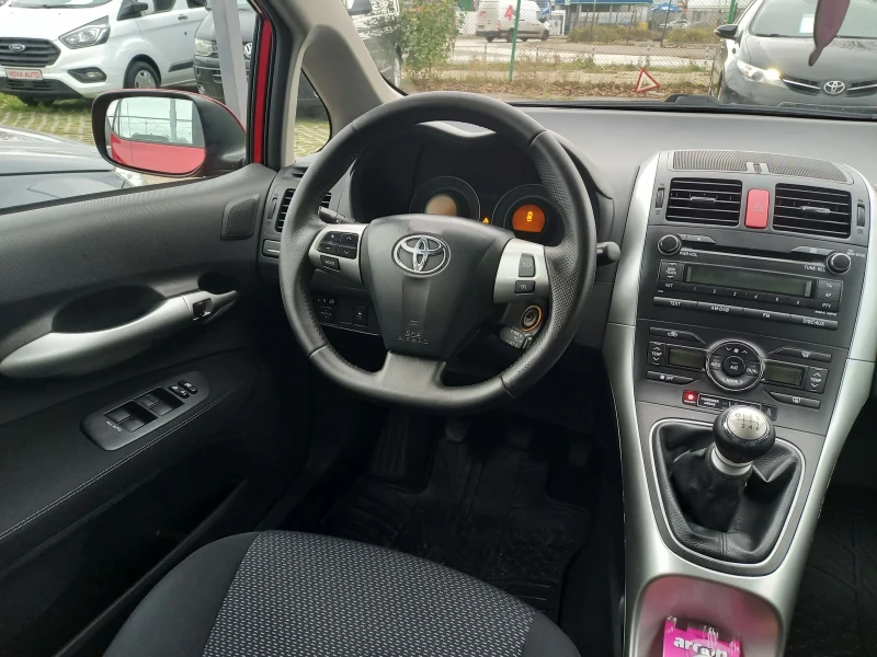 Toyota Auris  КАТО НОВА, FACELIFT, 163 Х.КМ, СЕРВ, КНИЖ, SOL , снимка 10 - Автомобили и джипове - 52653832