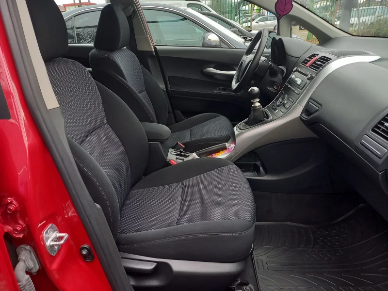 Toyota Auris  КАТО НОВА, FACELIFT, 163 Х.КМ, СЕРВ, КНИЖ, SOL , снимка 13 - Автомобили и джипове - 52653832