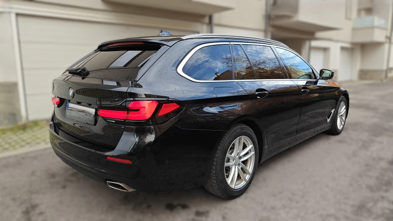 BMW 520 d xDrive Touring, снимка 3 - Автомобили и джипове - 52855978