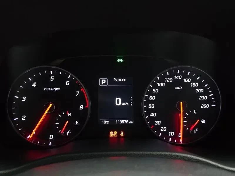 Hyundai Elantra, снимка 8 - Автомобили и джипове - 56724880