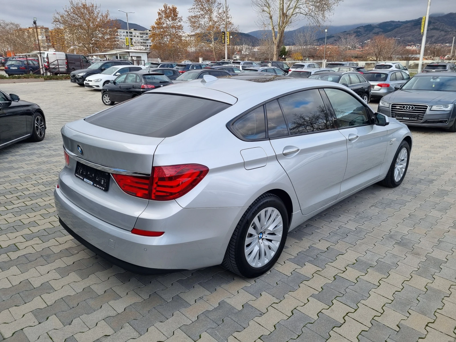 BMW 5 Gran Turismo XDrive-245кс Панорама, Кожа, КАМЕРА - изображение 6