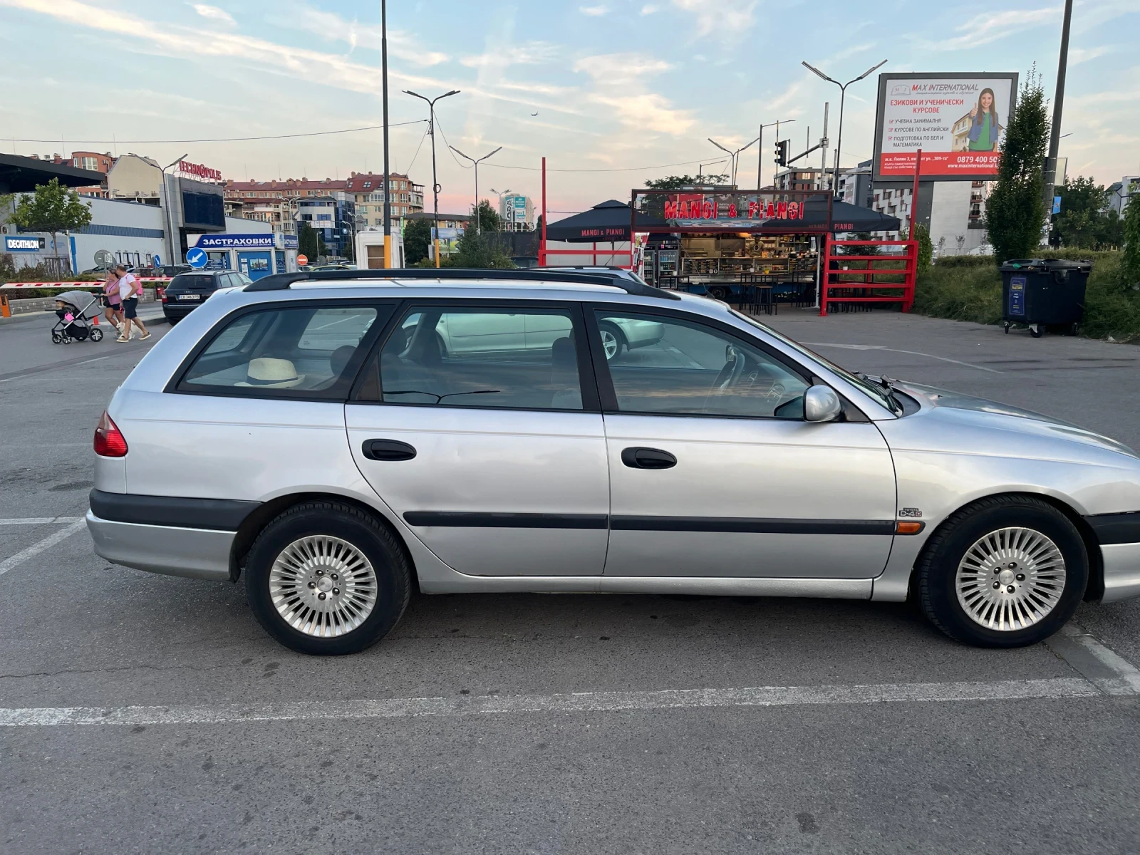 Toyota Avensis  - изображение 4