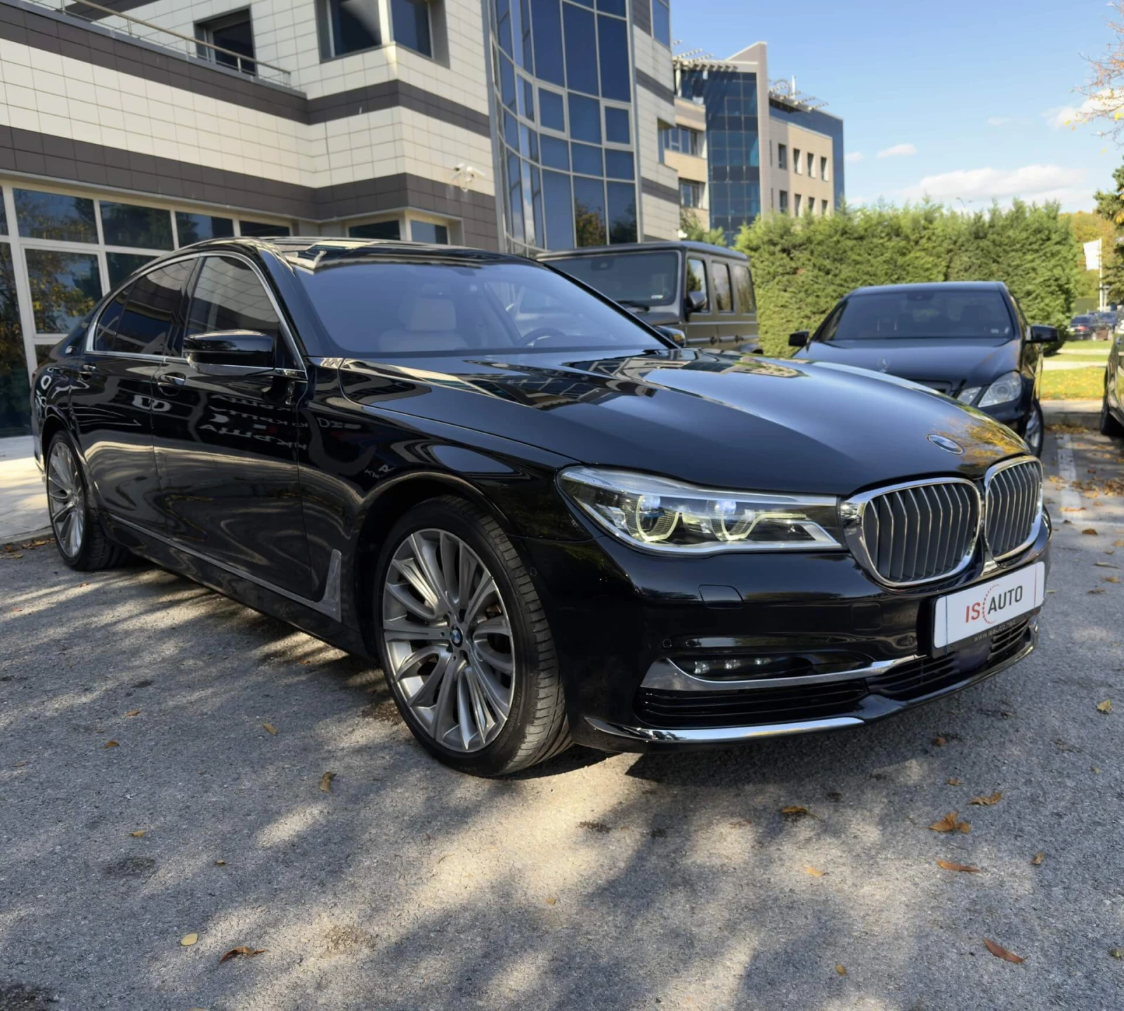 BMW 730 xDrive/HuD/RSE/Ambient/Камера 360/Масаж - изображение 2