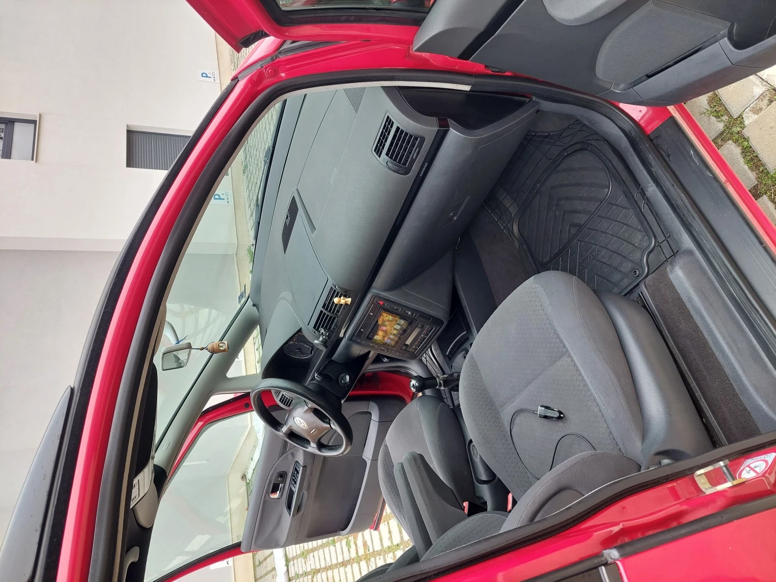 VW Sharan  - изображение 7