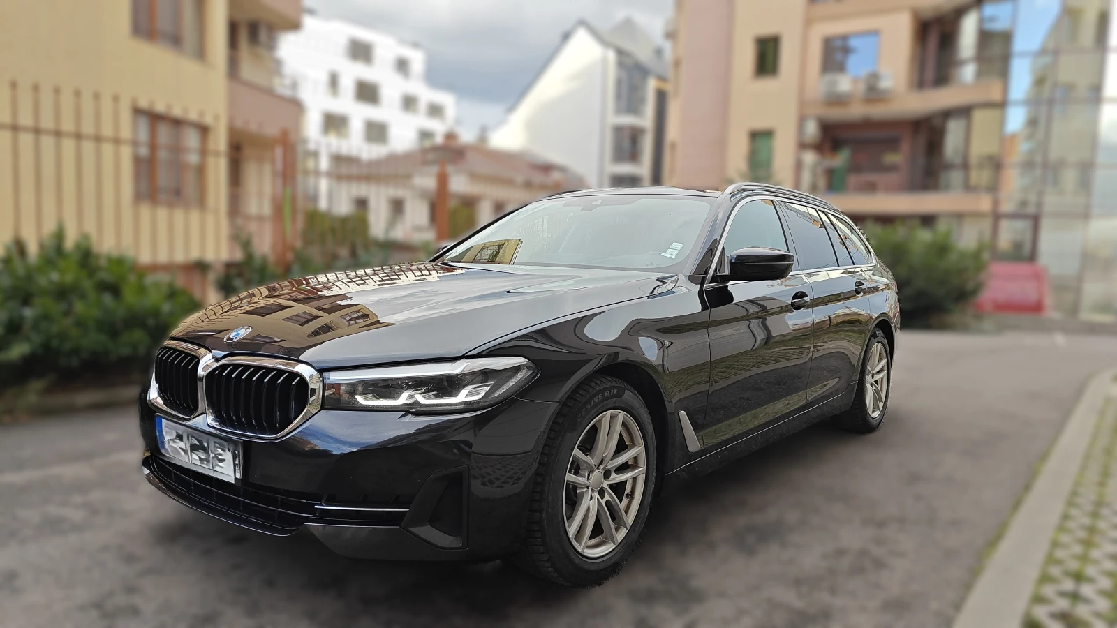 BMW 520 d xDrive Touring - изображение 2