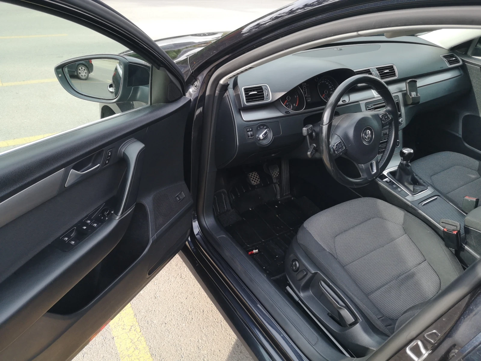 VW Passat комби, снимка 8 - Автомобили и джипове - 53726291