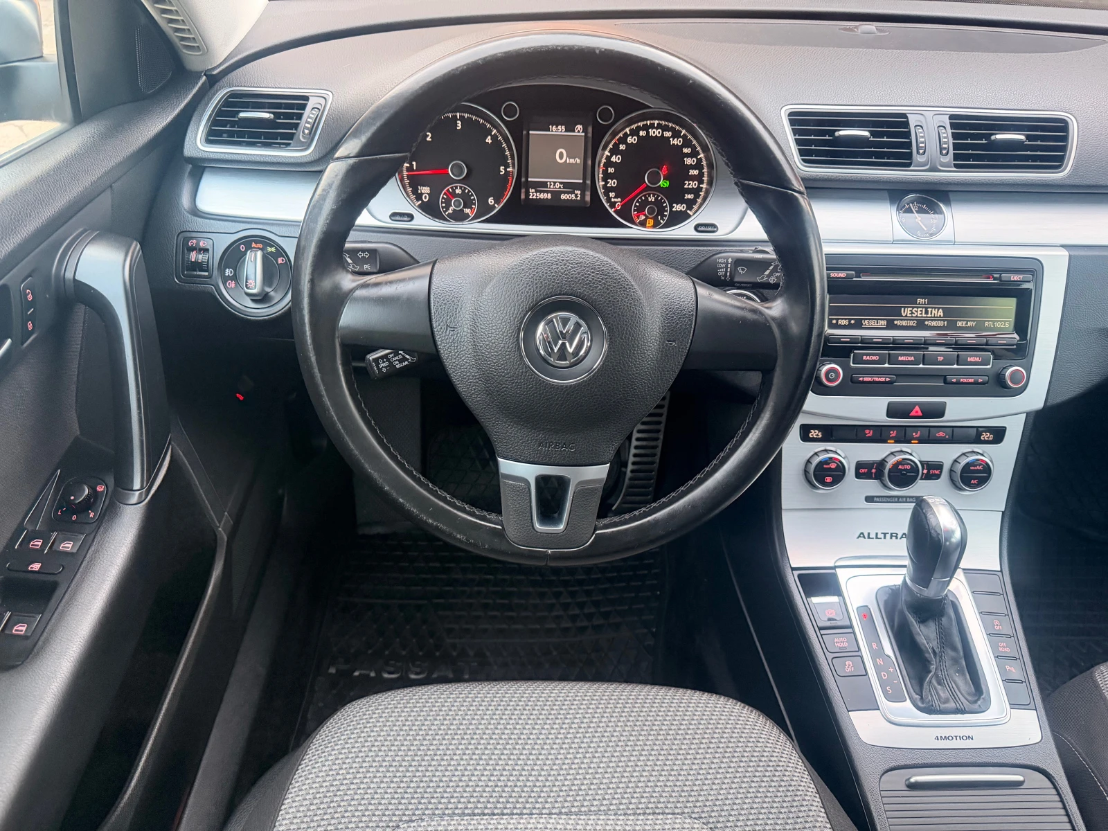 VW Passat  ALLTRACK* 100%км* AВТОМАТИК* 170ks* PANORAMA* 4x4, снимка 3 - Автомобили и джипове - 53881988