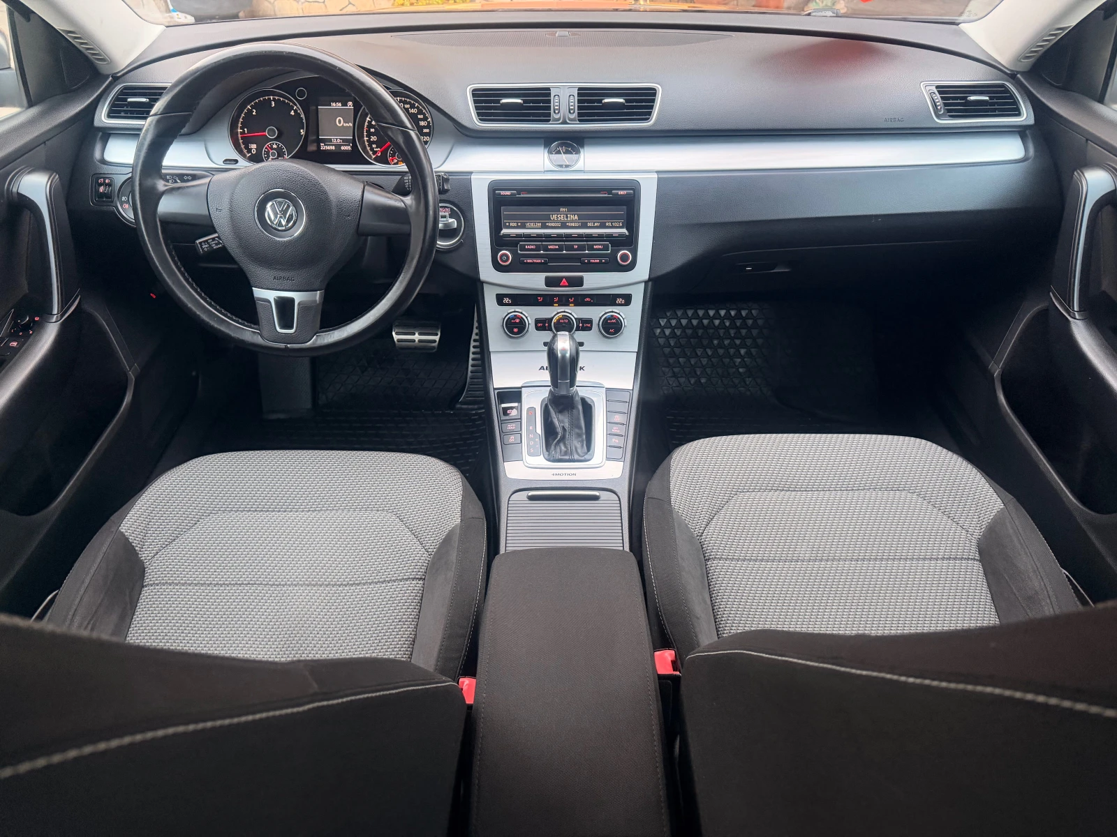 VW Passat  ALLTRACK* 100%км* AВТОМАТИК* 170ks* PANORAMA* 4x4, снимка 11 - Автомобили и джипове - 53881988