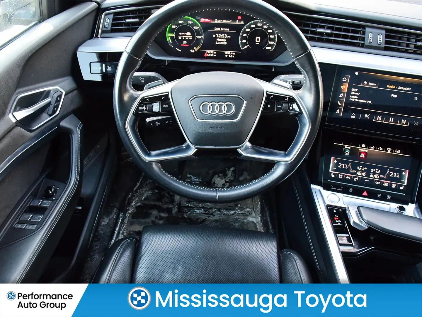 Audi E-Tron TECHNIK 55 * B&O * HEAD UP * ОБДУХВАНЕ * 70184КМ *, снимка 8 - Автомобили и джипове - 54116737