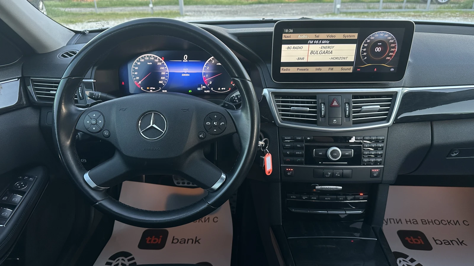 Mercedes-Benz E 350 AMG | TV | DIGITAL | МАСАЖИ | FULL, снимка 9 - Автомобили и джипове - 54144938