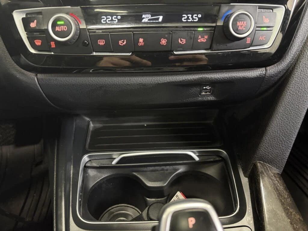 BMW 330 xDrive Sedan* АвтоКредит* (Цена до БГ) , снимка 13 - Автомобили и джипове - 54189840