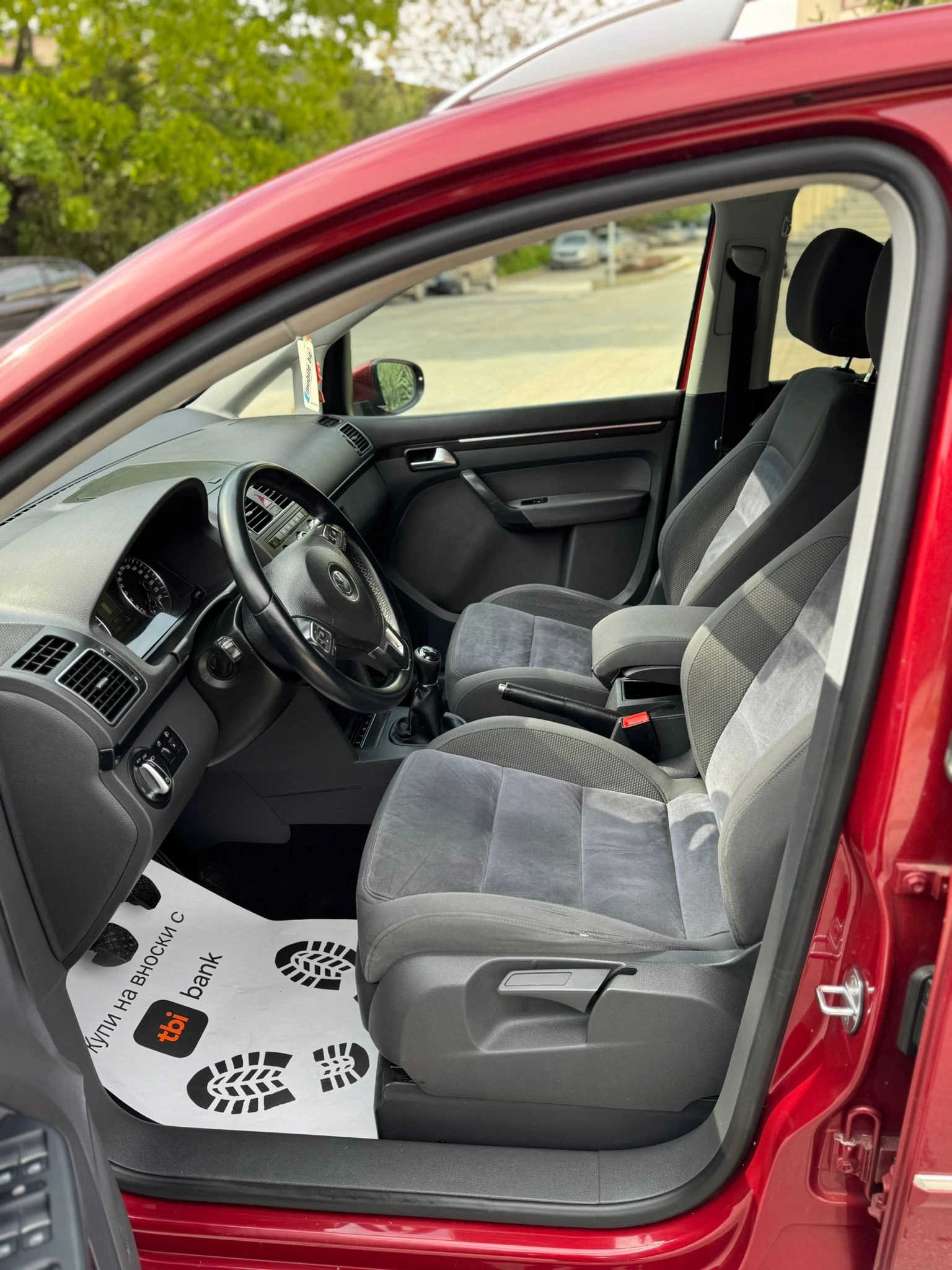 VW Touran, снимка 10 - Автомобили и джипове - 54427302