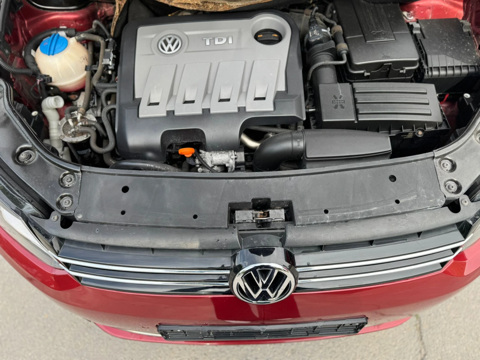 VW Touran, снимка 12 - Автомобили и джипове - 54427302