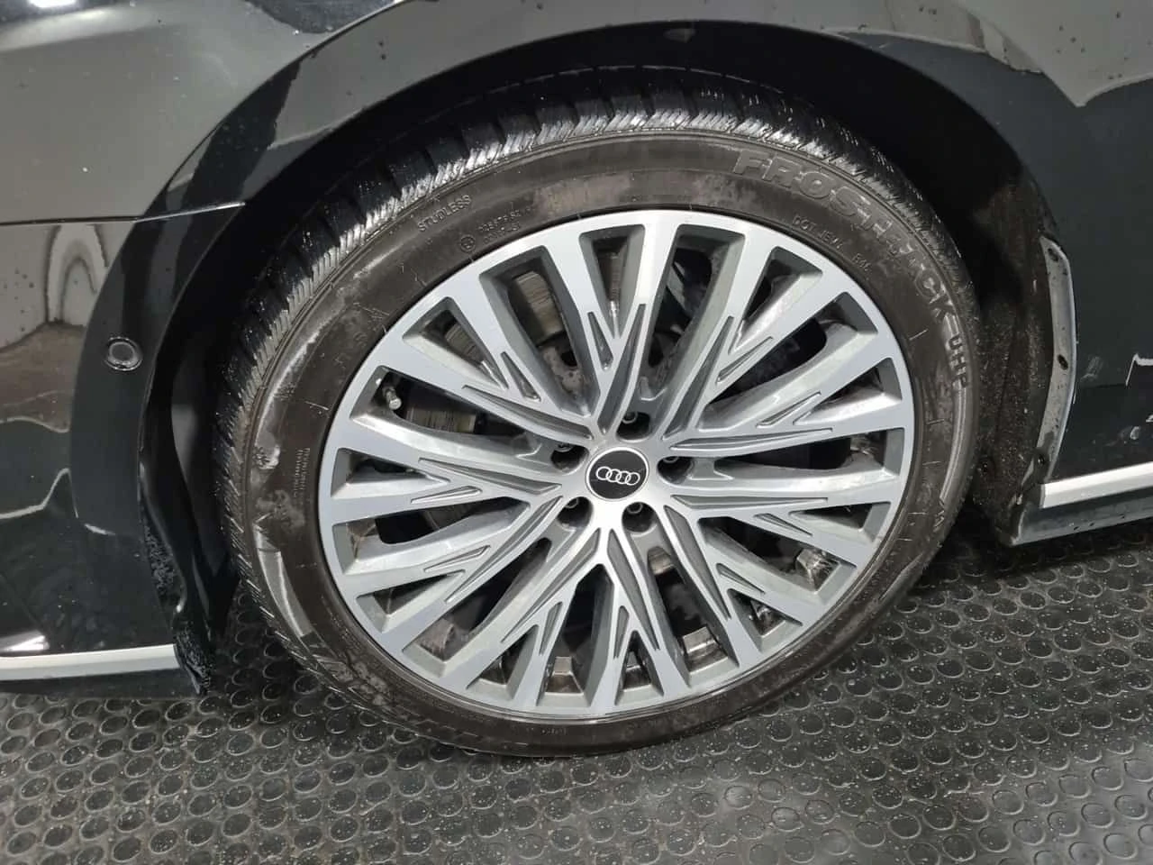 Audi A8 L 60 TFSI QUATTRO  CARFAX, снимка 6 - Автомобили и джипове - 54451697