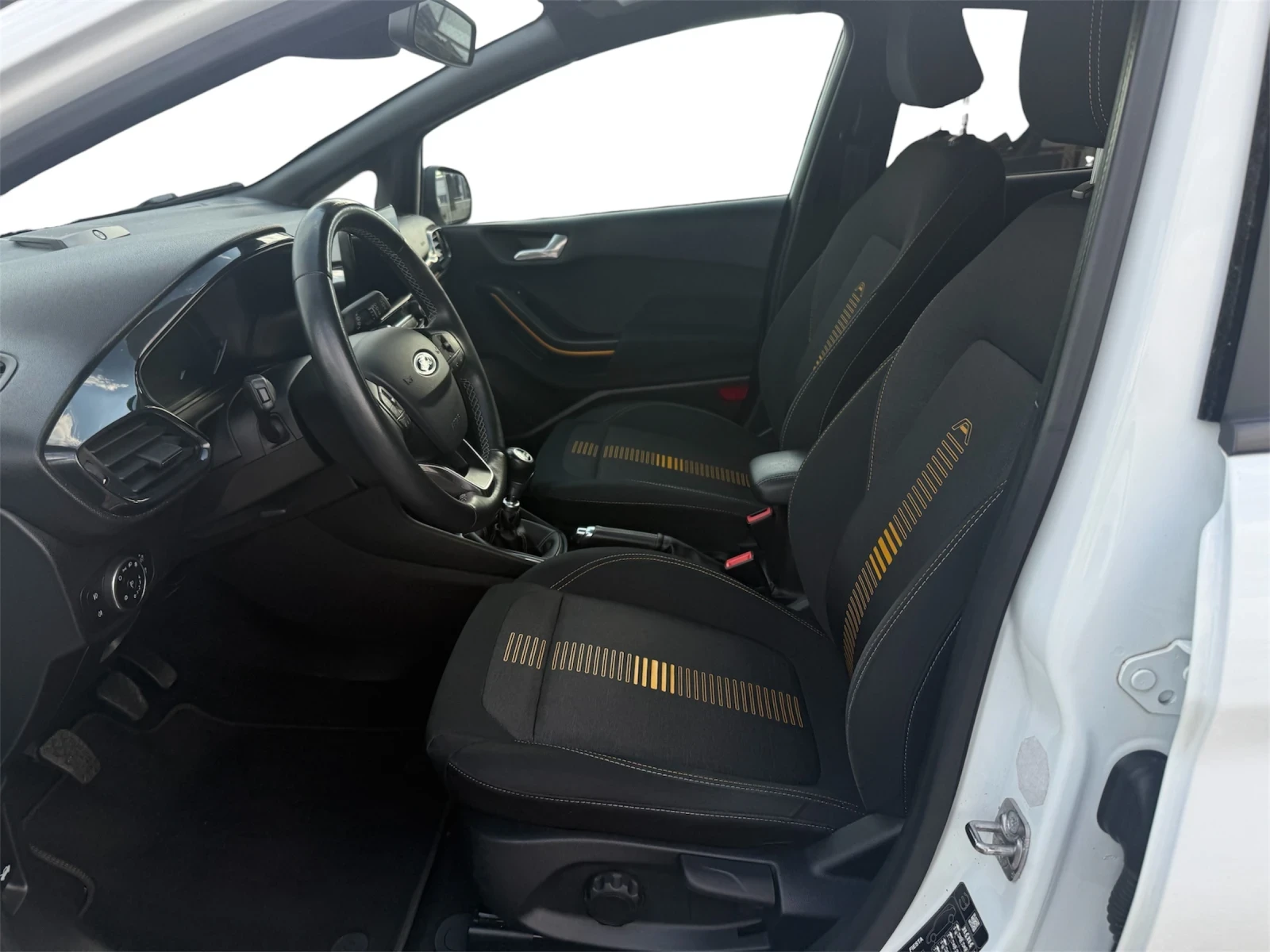 Ford Fiesta 1.0/Active/B&O/Camera/Colourline/, снимка 7 - Автомобили и джипове - 54644171