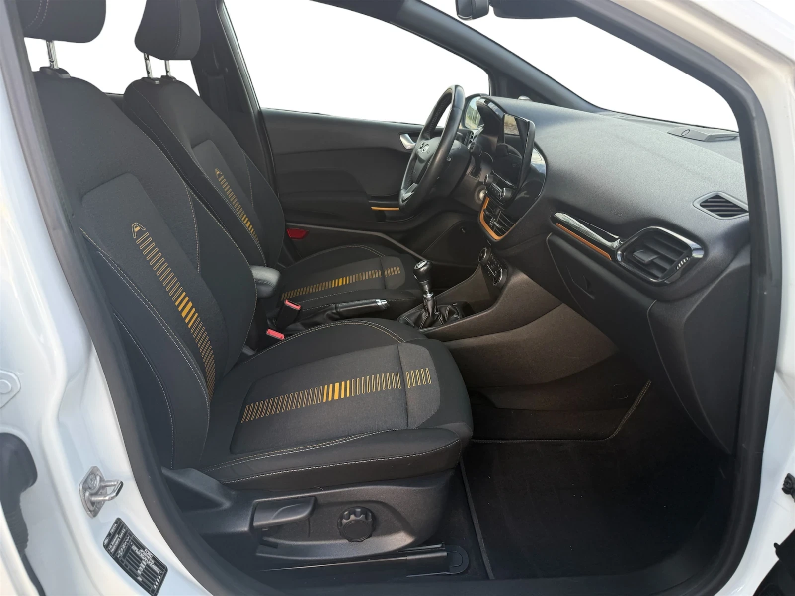 Ford Fiesta 1.0/Active/B&O/Camera/Colourline/, снимка 11 - Автомобили и джипове - 54644171