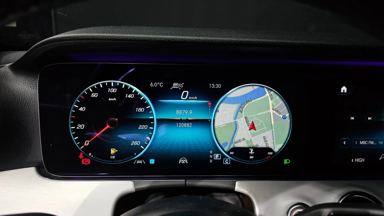 Mercedes-Benz E 250 * DISTRONIC * KAMEPA * ПОДГРЕВИ * ЛЮК, снимка 12 - Автомобили и джипове - 54697983