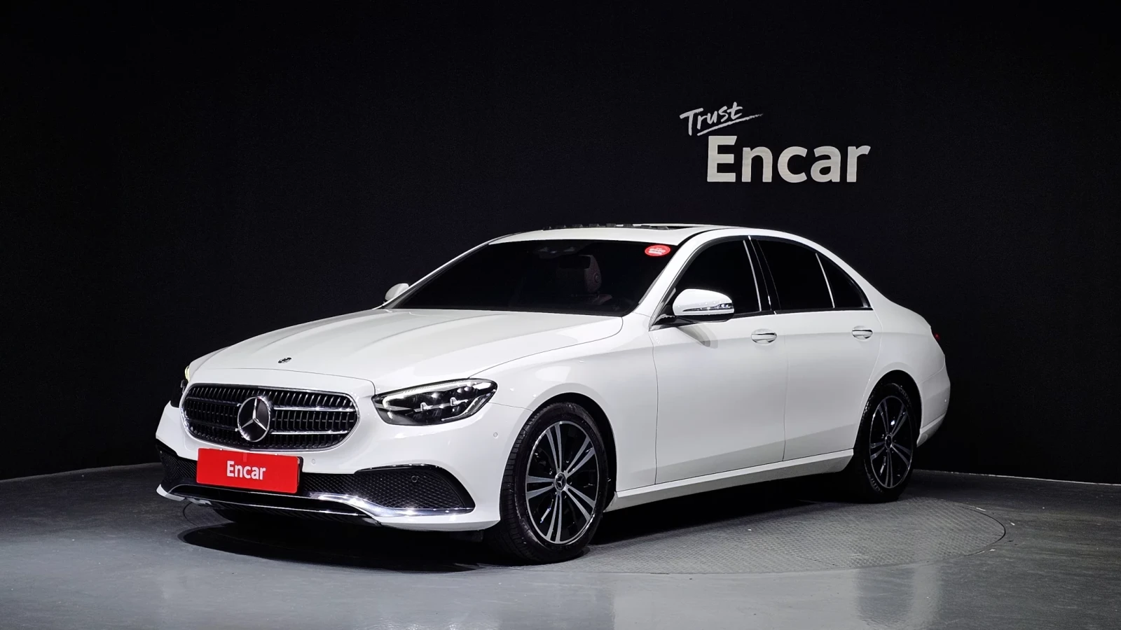 Mercedes-Benz E 250 * DISTRONIC * KAMEPA * ПОДГРЕВИ * ЛЮК