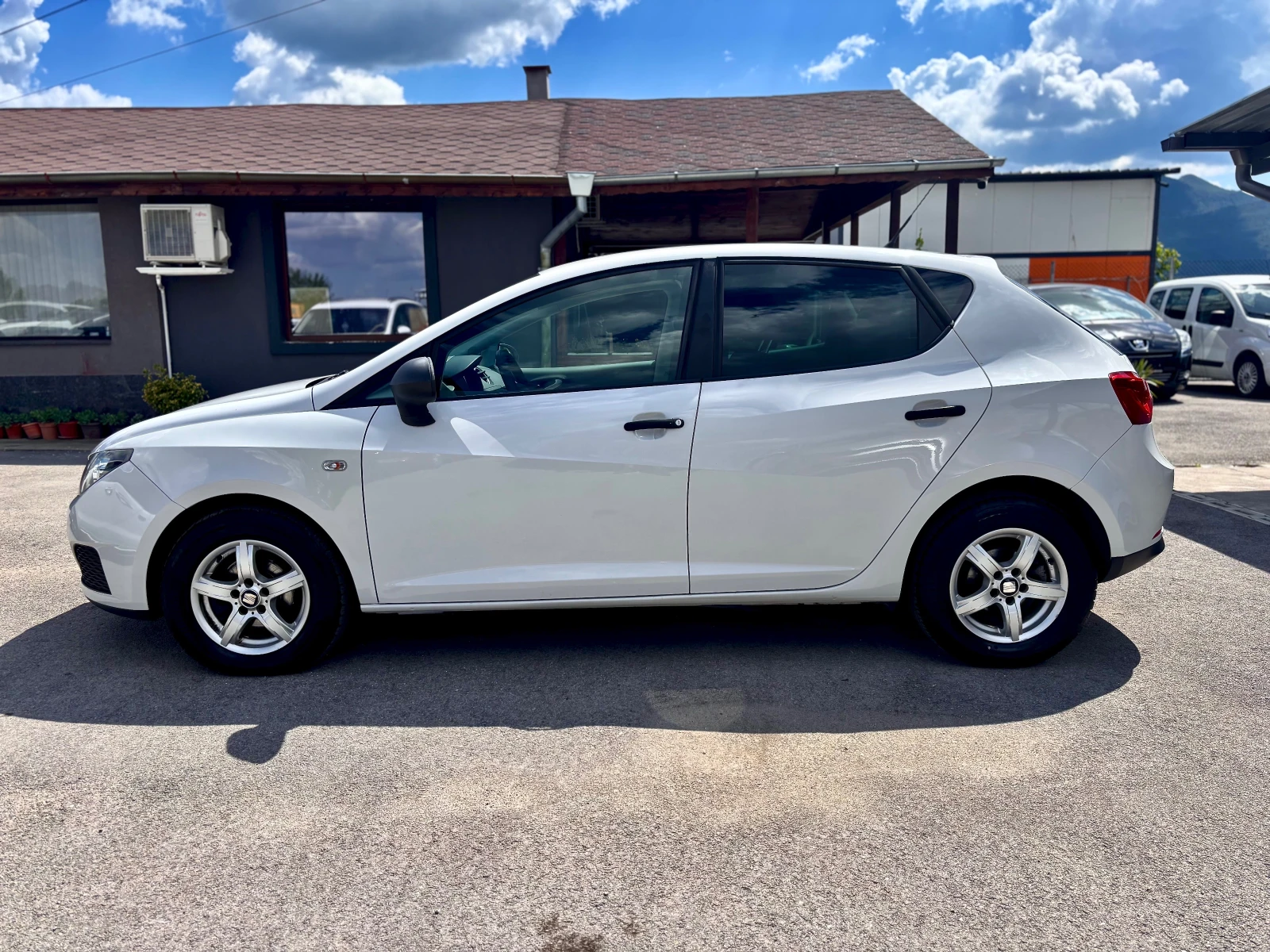 Seat Ibiza, снимка 5 - Автомобили и джипове - 54972468