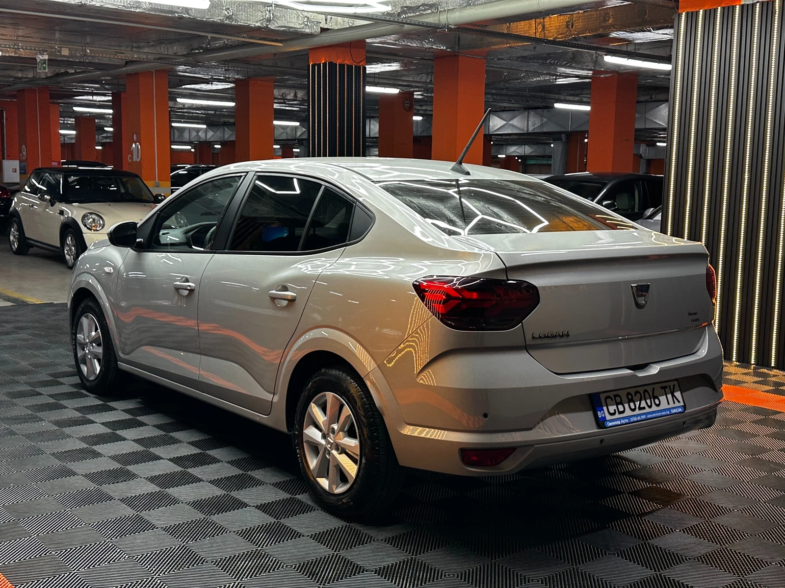 Dacia Logan 1.0i 91 к.с./ГАЗ/от БГ/ГАРАНЦИЯ, снимка 5 - Автомобили и джипове - 55483731