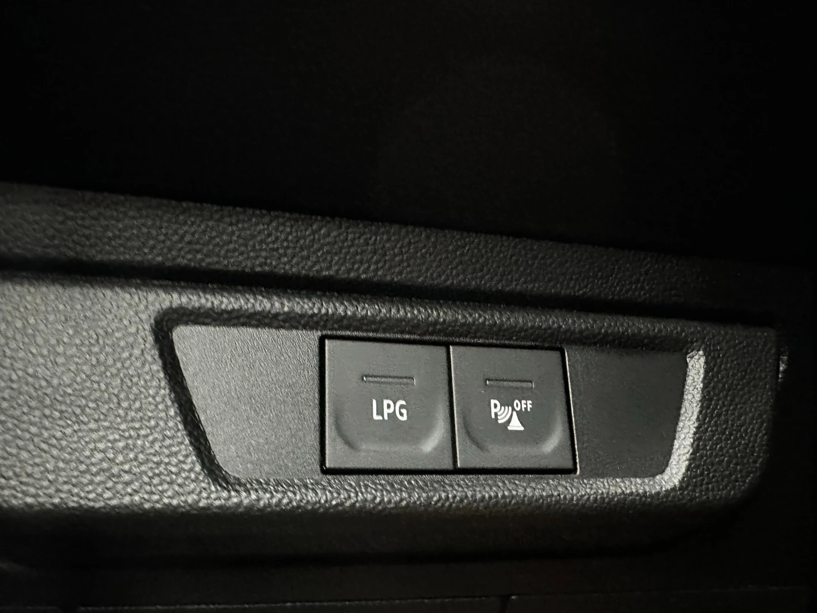 Dacia Logan 1.0i 91 к.с./ГАЗ/от БГ/ГАРАНЦИЯ, снимка 16 - Автомобили и джипове - 55483731