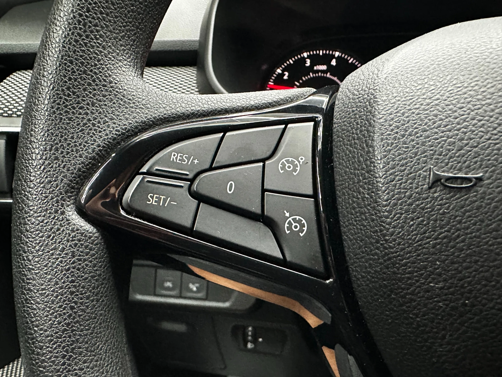 Dacia Logan 1.0i 91 к.с./ГАЗ/от БГ/ГАРАНЦИЯ, снимка 14 - Автомобили и джипове - 55483731