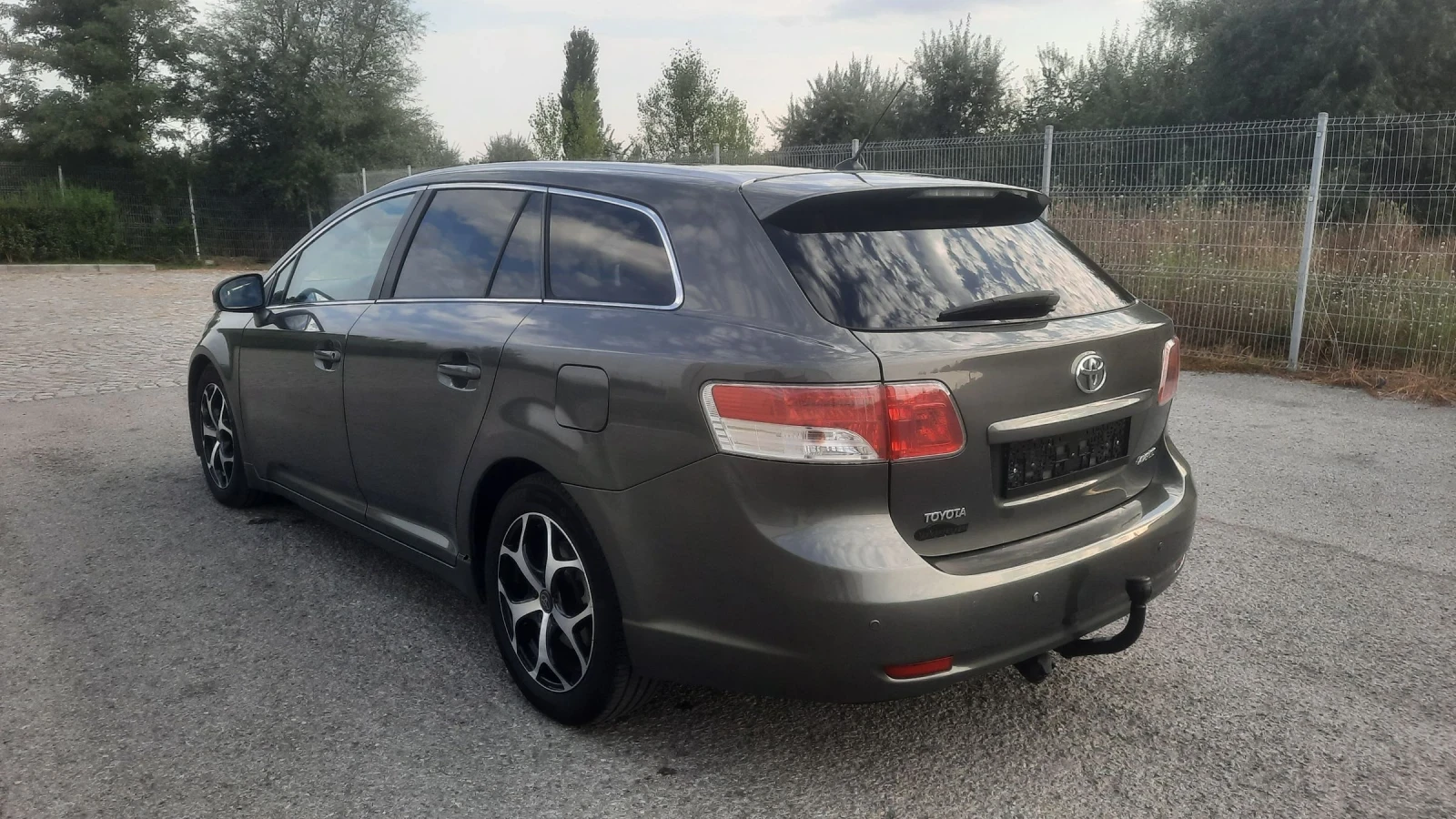 Toyota Avensis 2.0d4d Navi Kamera Xenon Keyless, снимка 7 - Автомобили и джипове - 55827501