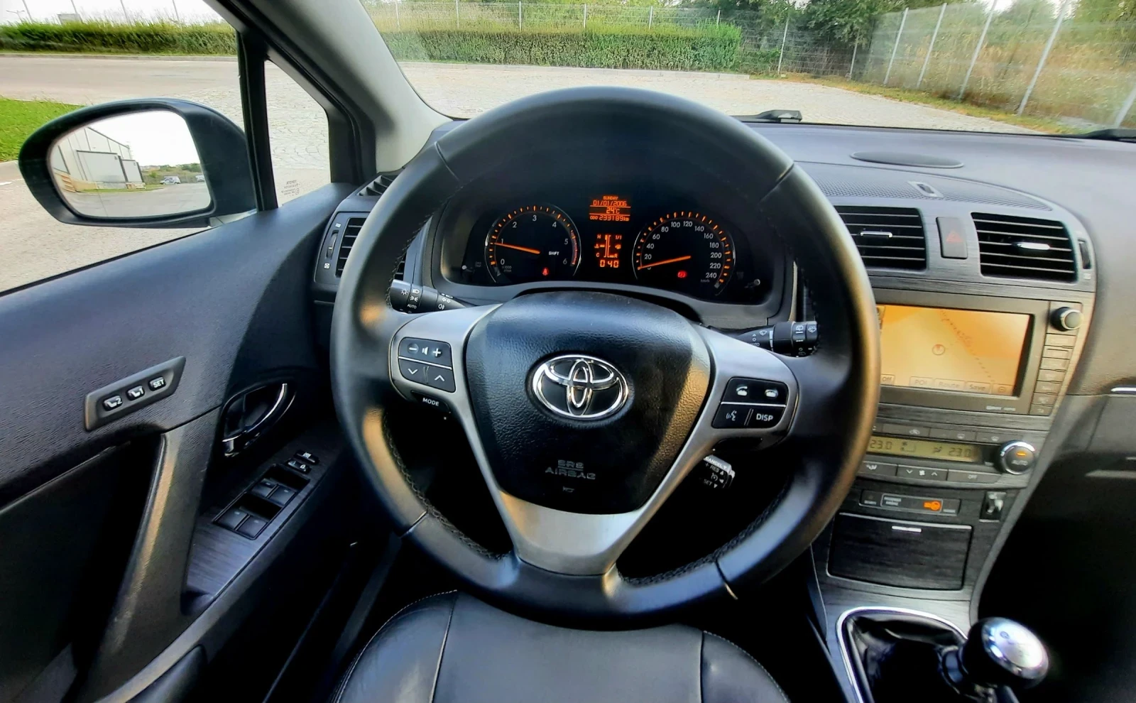 Toyota Avensis 2.0d4d Navi Kamera Xenon Keyless, снимка 11 - Автомобили и джипове - 55827501