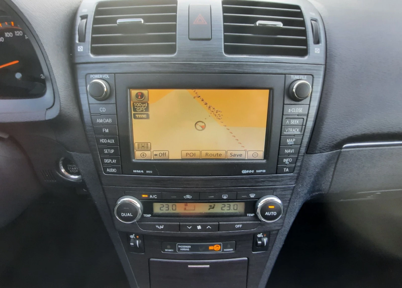 Toyota Avensis 2.0d4d Navi Kamera Xenon Keyless, снимка 15 - Автомобили и джипове - 55827501
