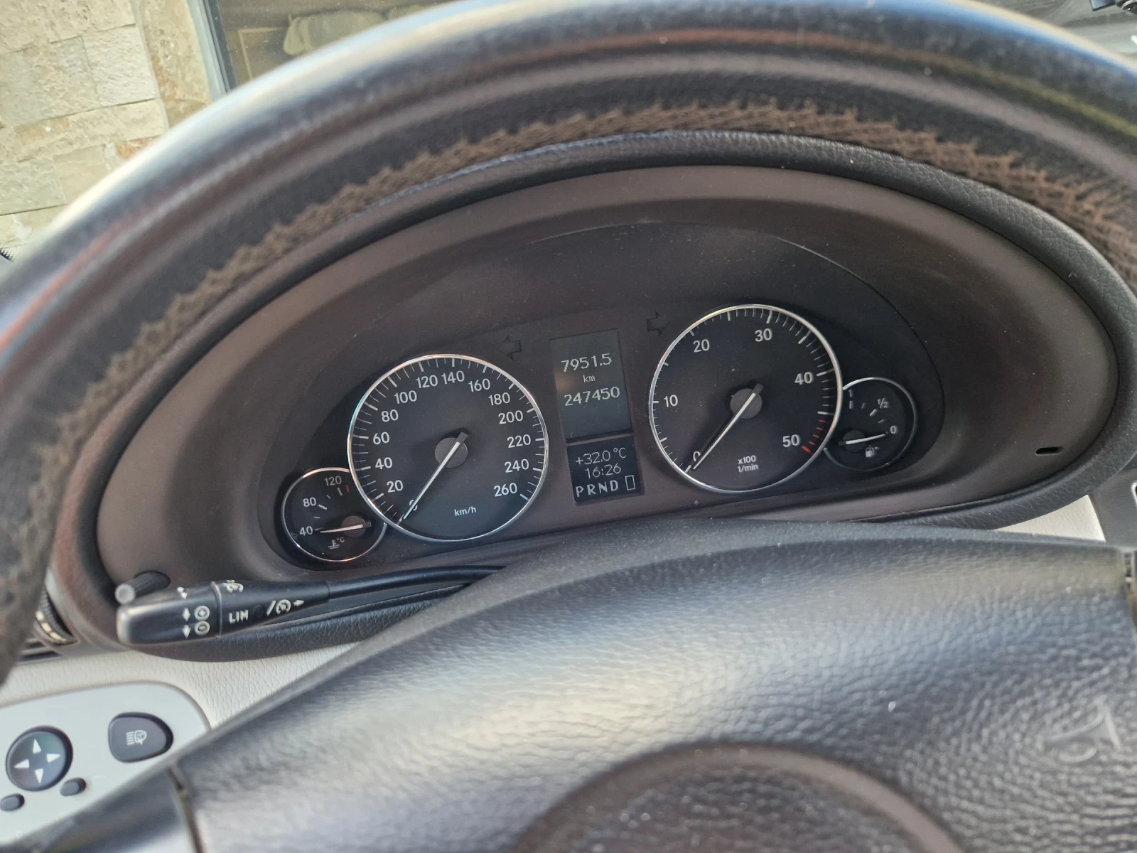 Mercedes-Benz C 220, снимка 14 - Автомобили и джипове - 56165395