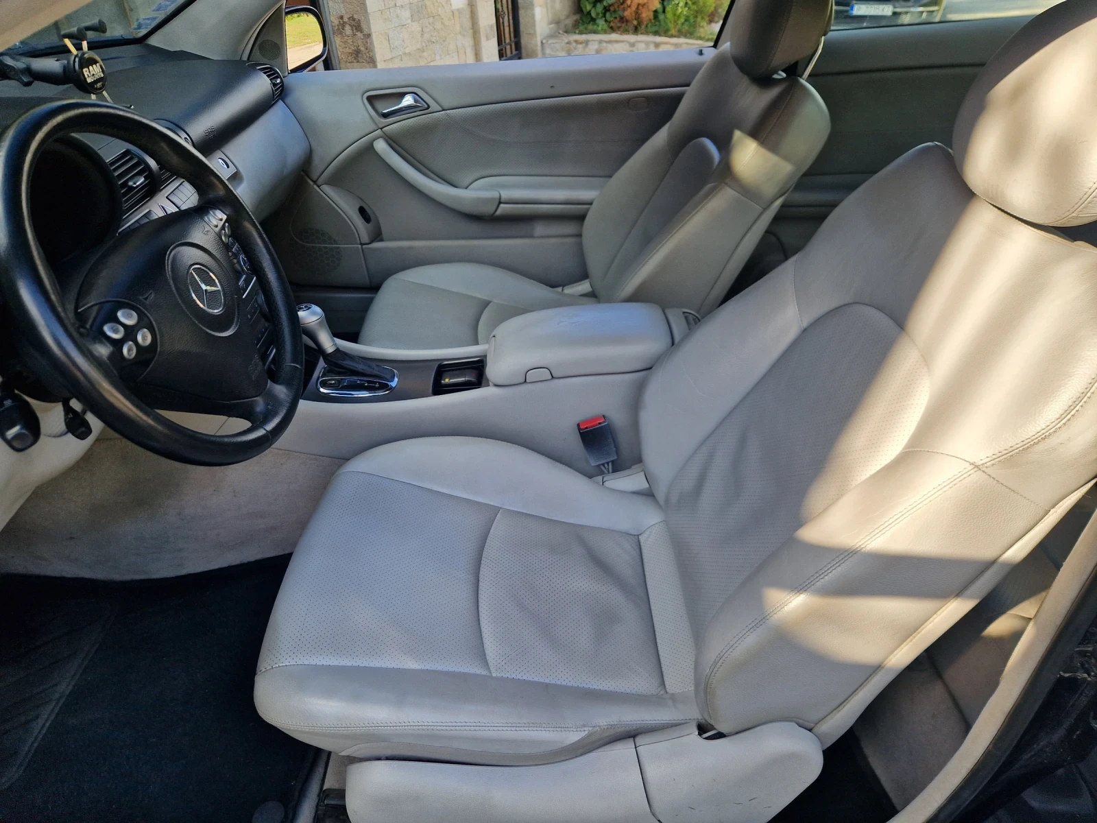 Mercedes-Benz C 220, снимка 8 - Автомобили и джипове - 56165395