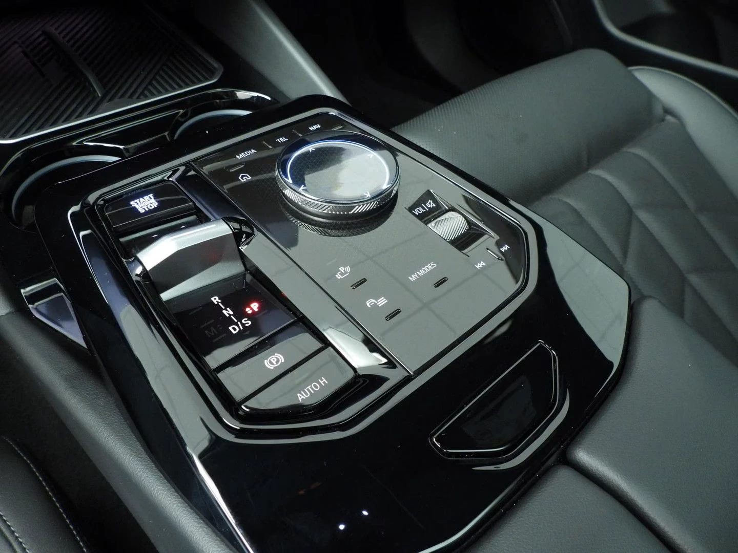 BMW 530E M-SPORT* HEAD-UP* PANO* H&K* MEMORY*  | Mobile.bg � ����������� 12