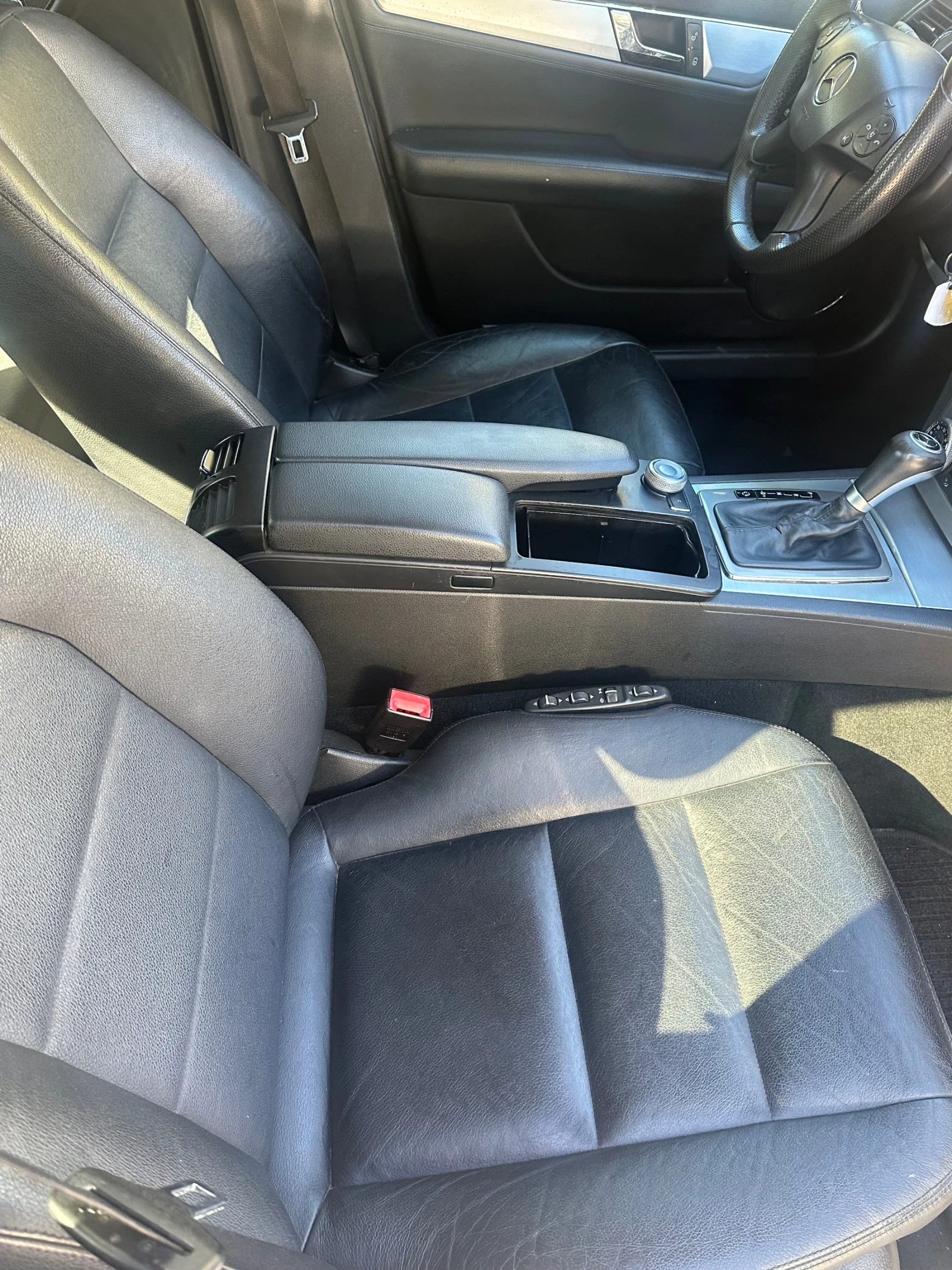 Mercedes-Benz C 320, снимка 10 - Автомобили и джипове - 56356393
