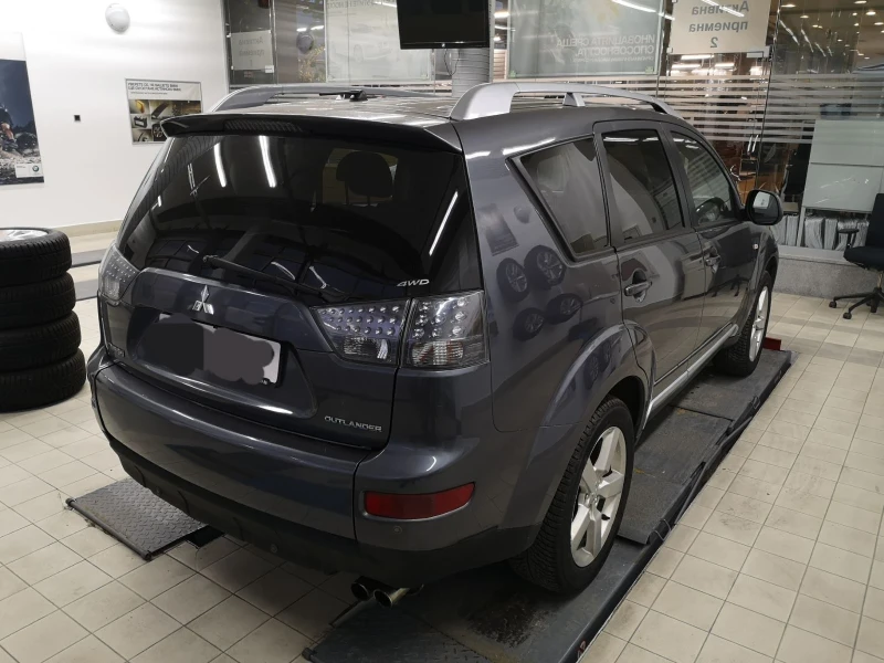 Mitsubishi Outlander, снимка 7 - Автомобили и джипове - 48721936