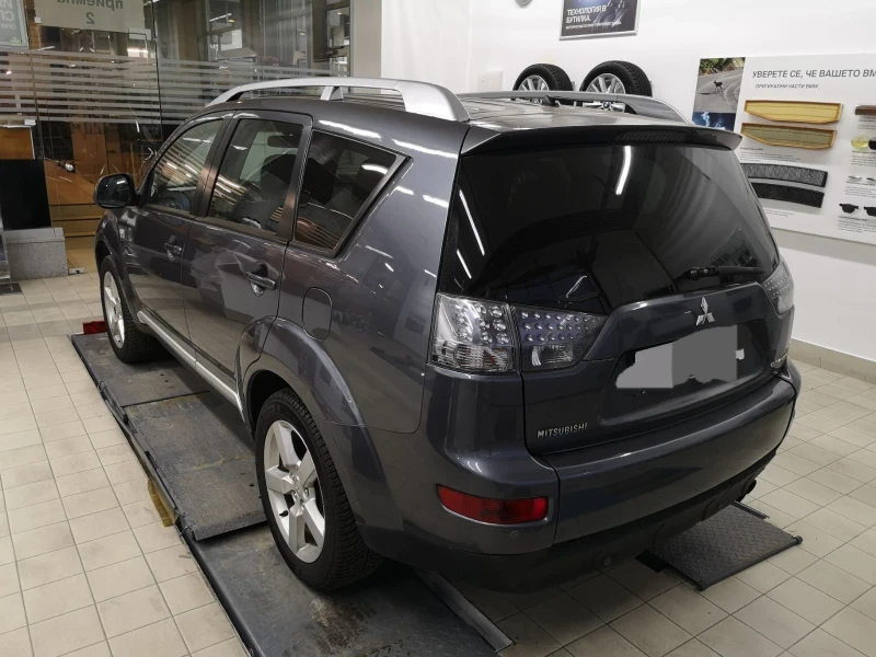 Mitsubishi Outlander, снимка 6 - Автомобили и джипове - 48721936