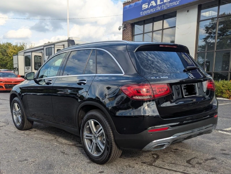 Mercedes-Benz GLC 300 4MATIC/DIGITAL/BURMESTER/PANO, снимка 3 - Автомобили и джипове - 49060328