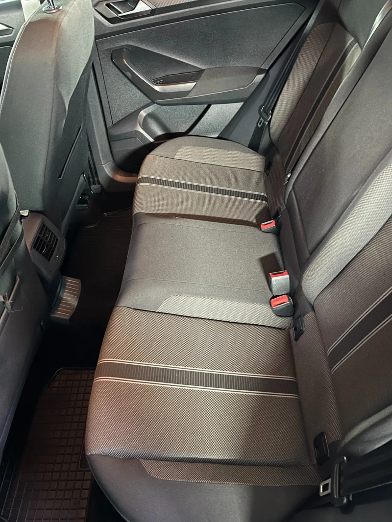 VW T-Roc, снимка 7 - Автомобили и джипове - 53293652