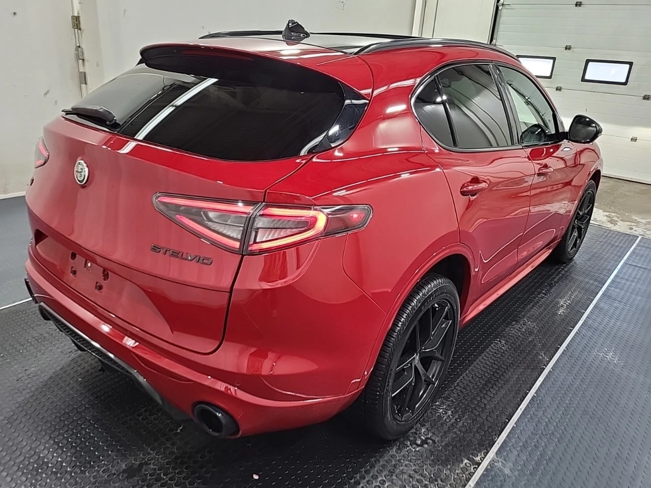 Alfa Romeo Stelvio CARFAX* *   *  | Mobile.bg   3