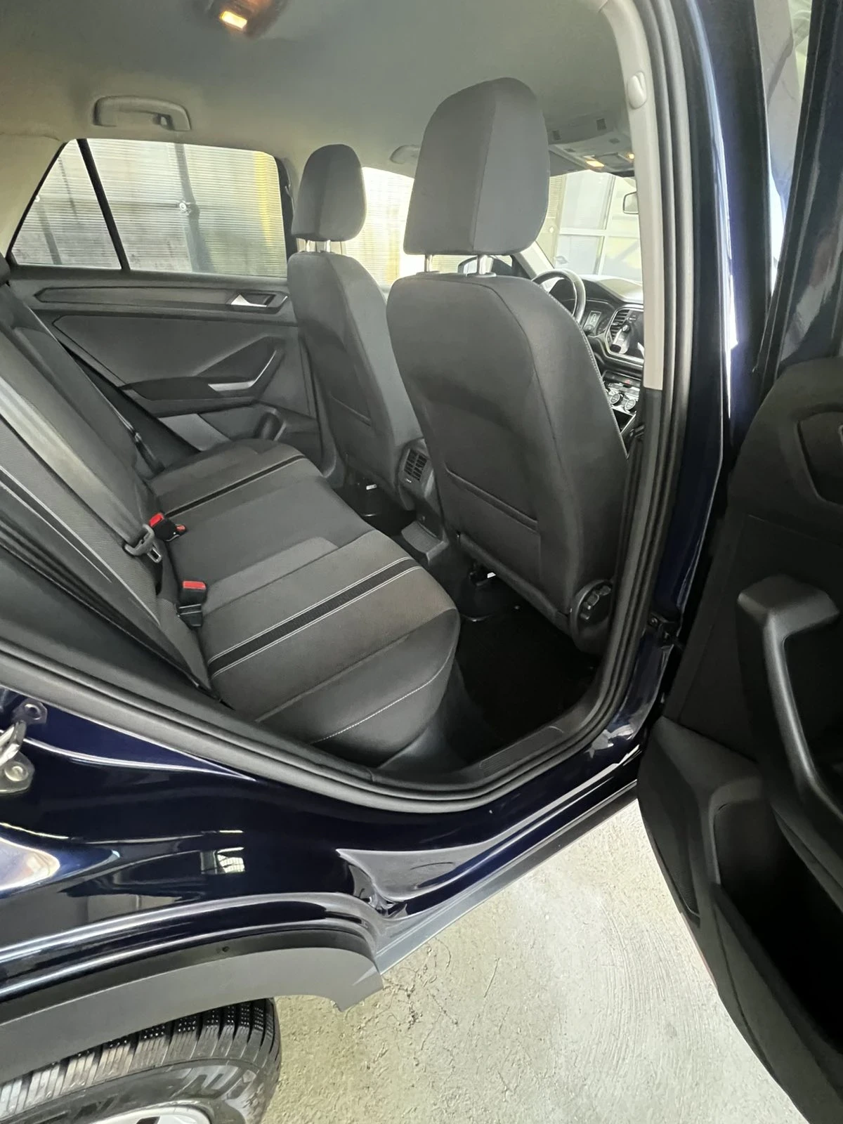 VW T-Roc, снимка 9 - Автомобили и джипове - 53293652