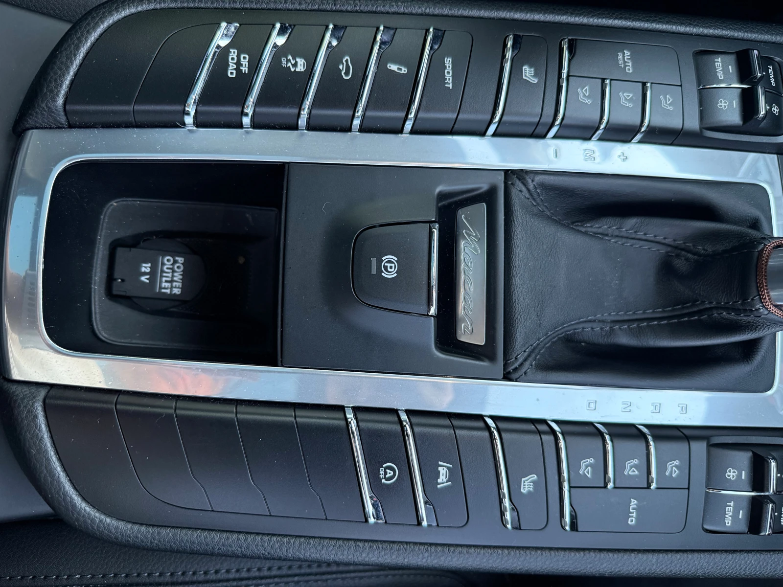 Porsche Macan, снимка 12 - Автомобили и джипове - 54326113