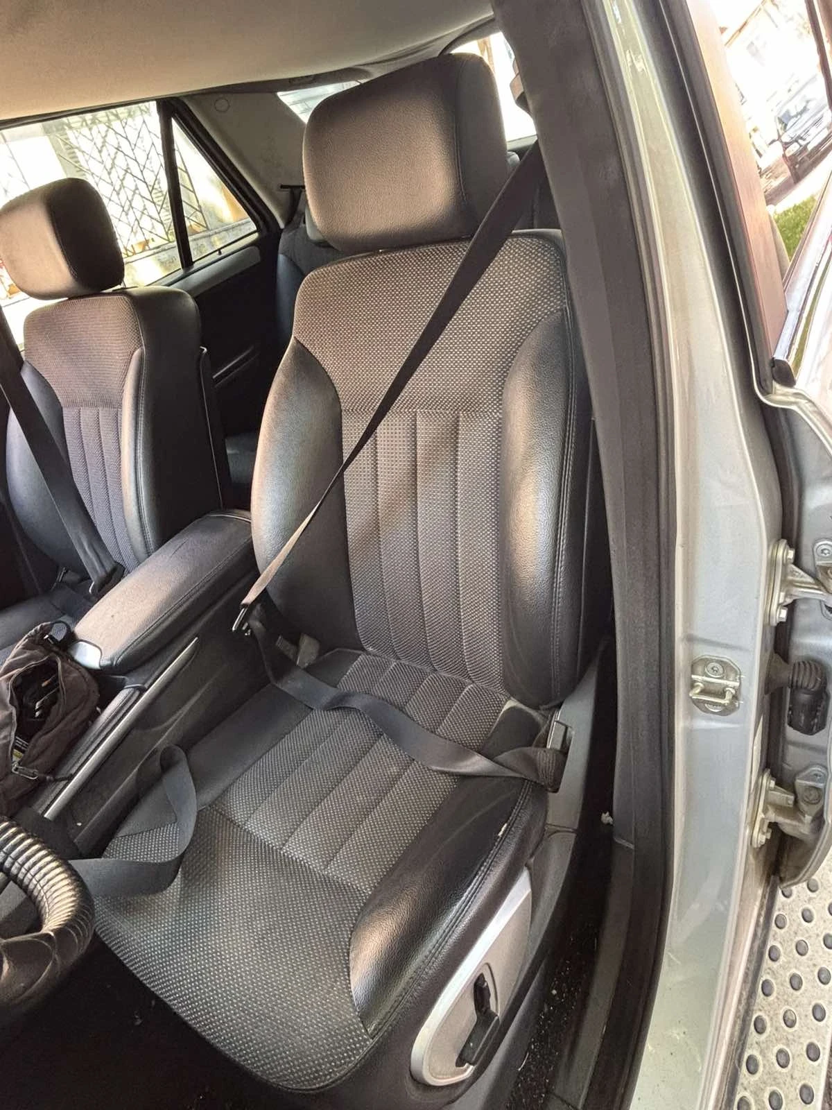 Mercedes-Benz ML 320, снимка 5 - Автомобили и джипове - 54967238