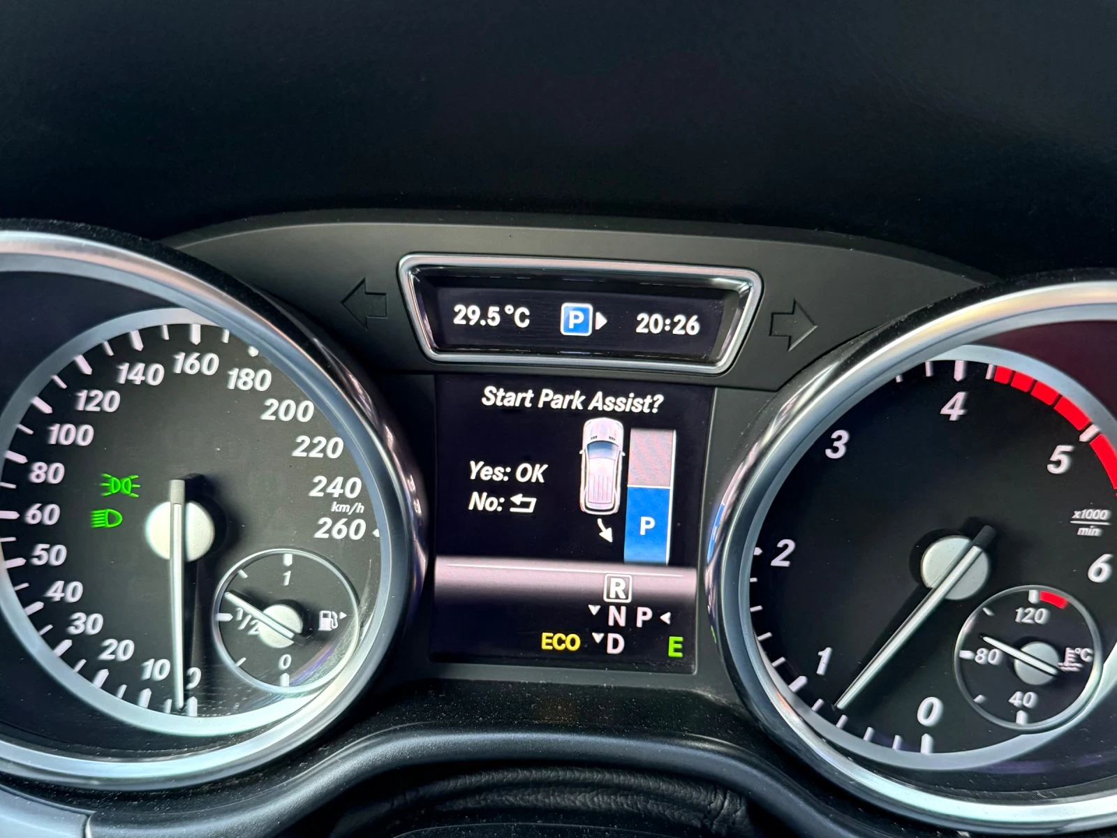 Mercedes-Benz ML 250 AMG/PREMIUM/PANO, снимка 11 - Автомобили и джипове - 56163027