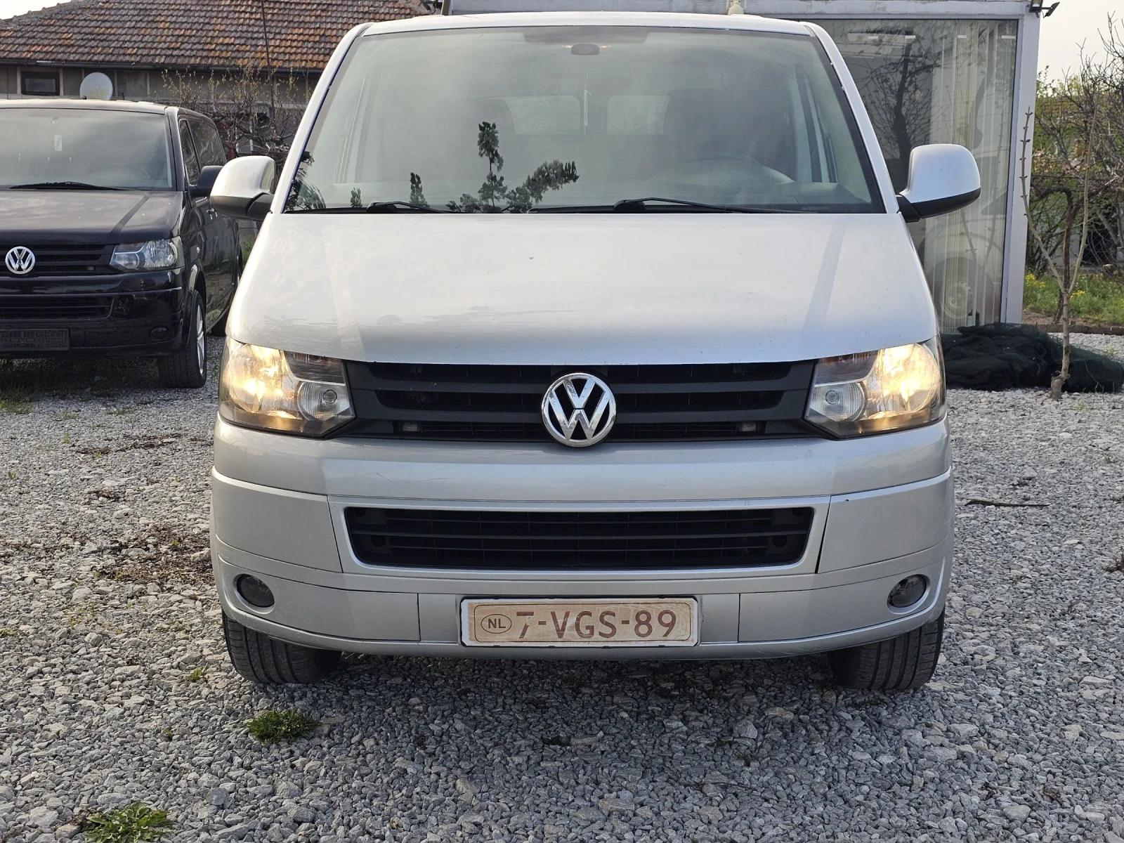 VW Transporter 2.0ТДИ/140Кс/L2H1, снимка 2 - Бусове и автобуси - 54196343