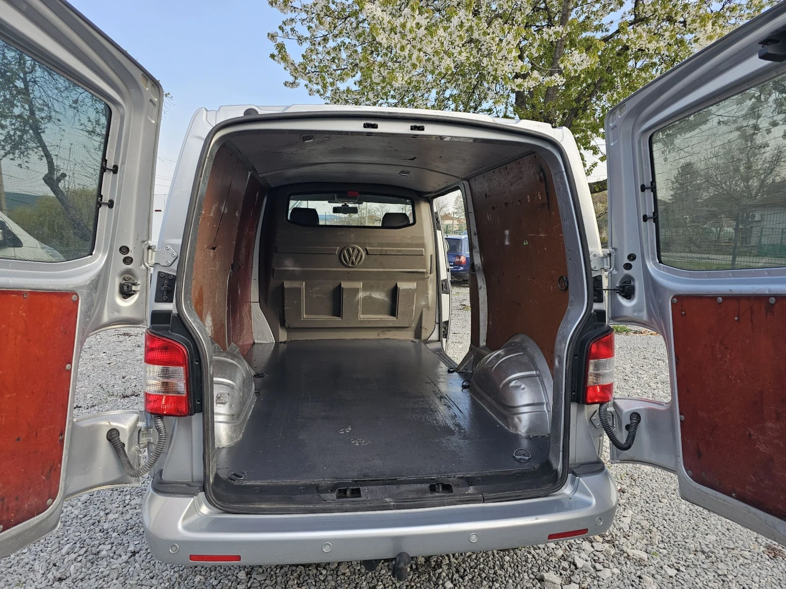 VW Transporter 2.0ТДИ/140Кс/L2H1, снимка 8 - Бусове и автобуси - 54196343