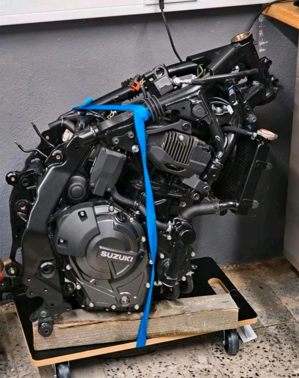 Suzuki Gsx 8S | Mobile.bg � ����������� 1