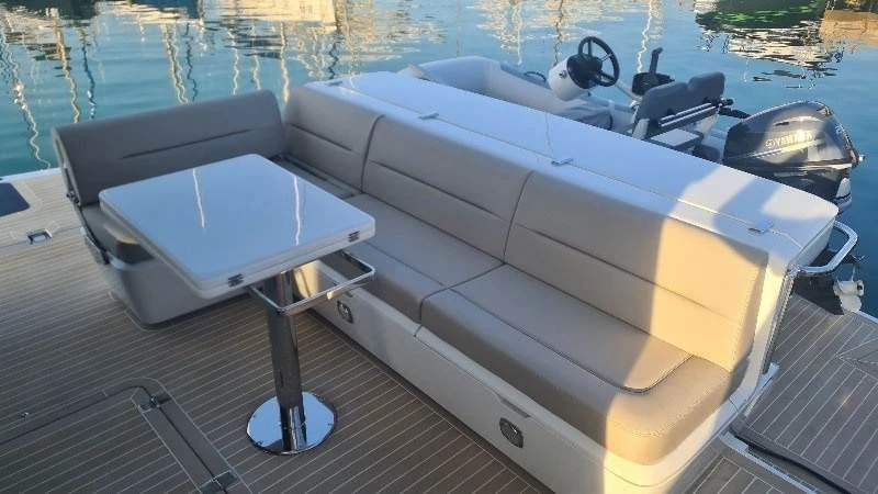 Моторна яхта Galeon 440 Fly, снимка 4 - Воден транспорт - 55951393