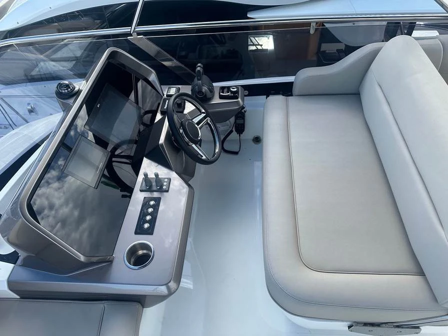 Моторна яхта Galeon 440 Fly, снимка 6 - Воден транспорт - 55951393