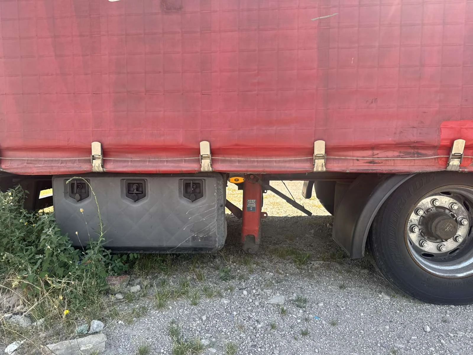 За камион LeciTrailer RC 2 EDP, снимка 10 - Ремаркета - 55221256
