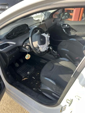 Peugeot 208 1.4 бензин 95кс, снимка 8